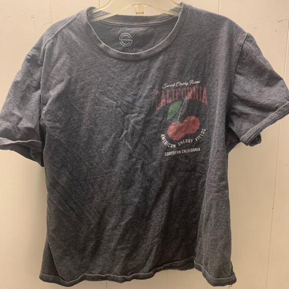 Never worn,Sweet Cherry Farms California Graphic Tee - dark gray and Red - Picture 2 of 4